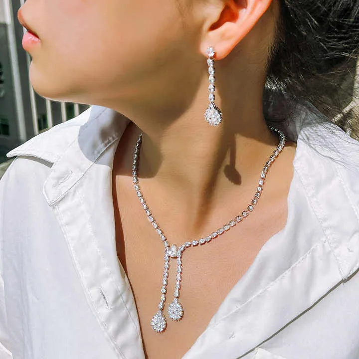 طقم مجوهرات زفاف فاخر مرصع بالزركونياLuxury Wedding Jewelry Set with Zirconia
