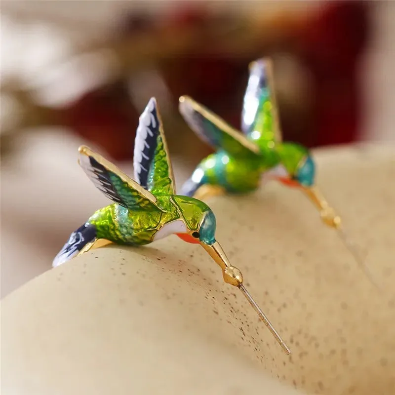 Delicate Nature-Inspired Hummingbird Design Earrings