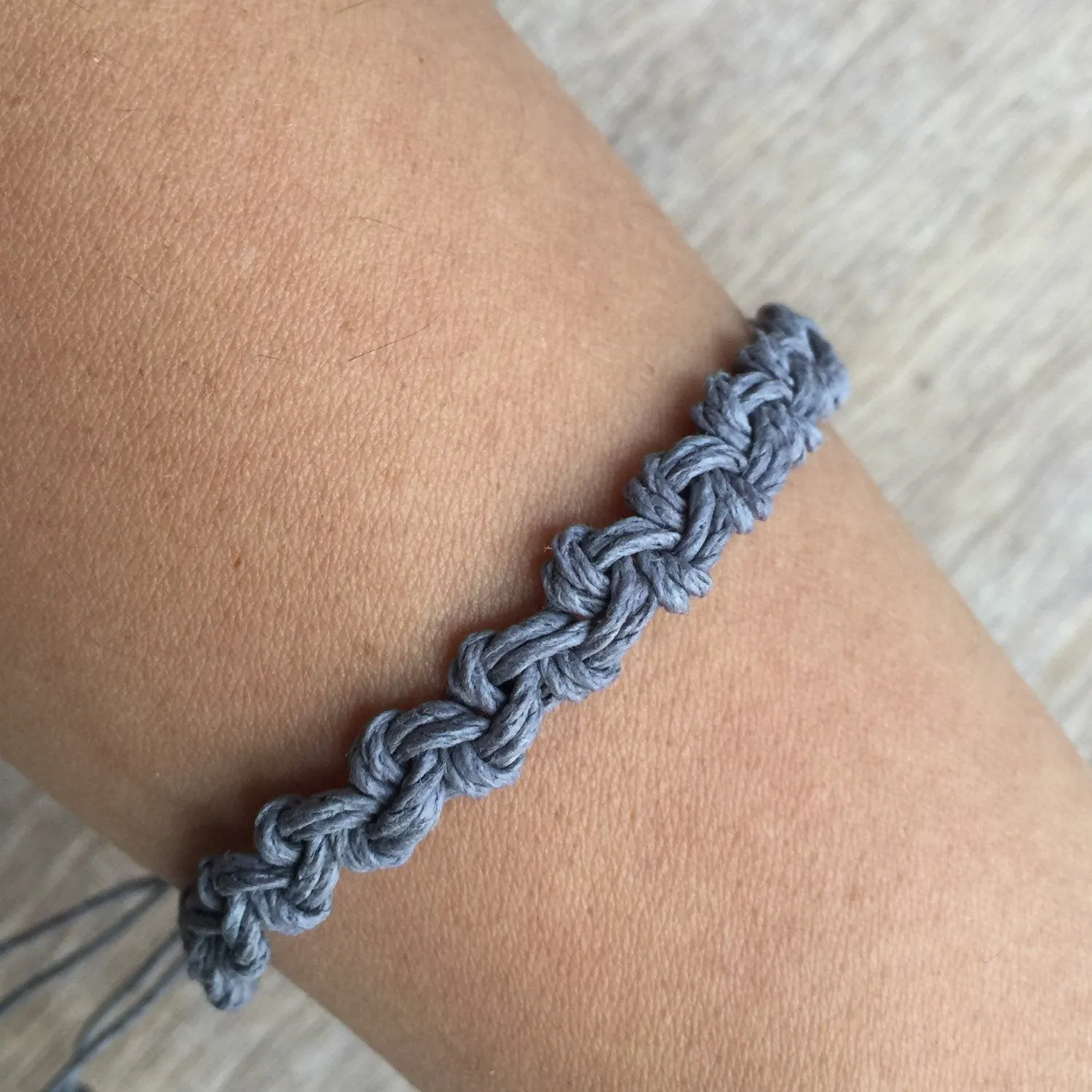 Shell Key Gray Hemp Anklet